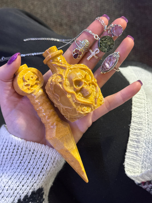 Reserved dark sphinx