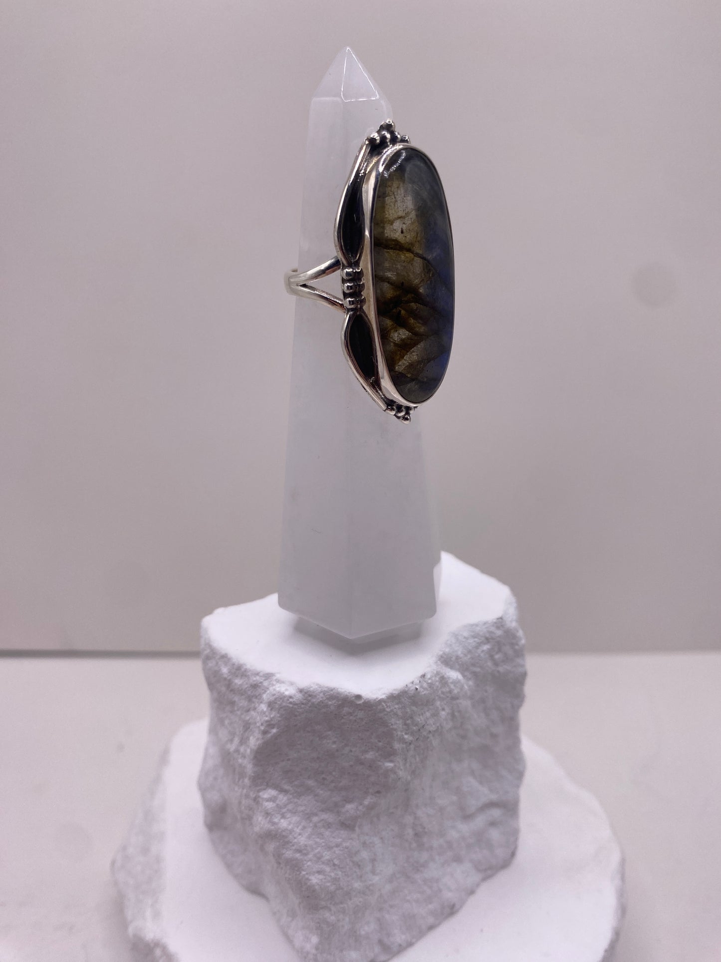 Size 6.5 labradorite sterling silver