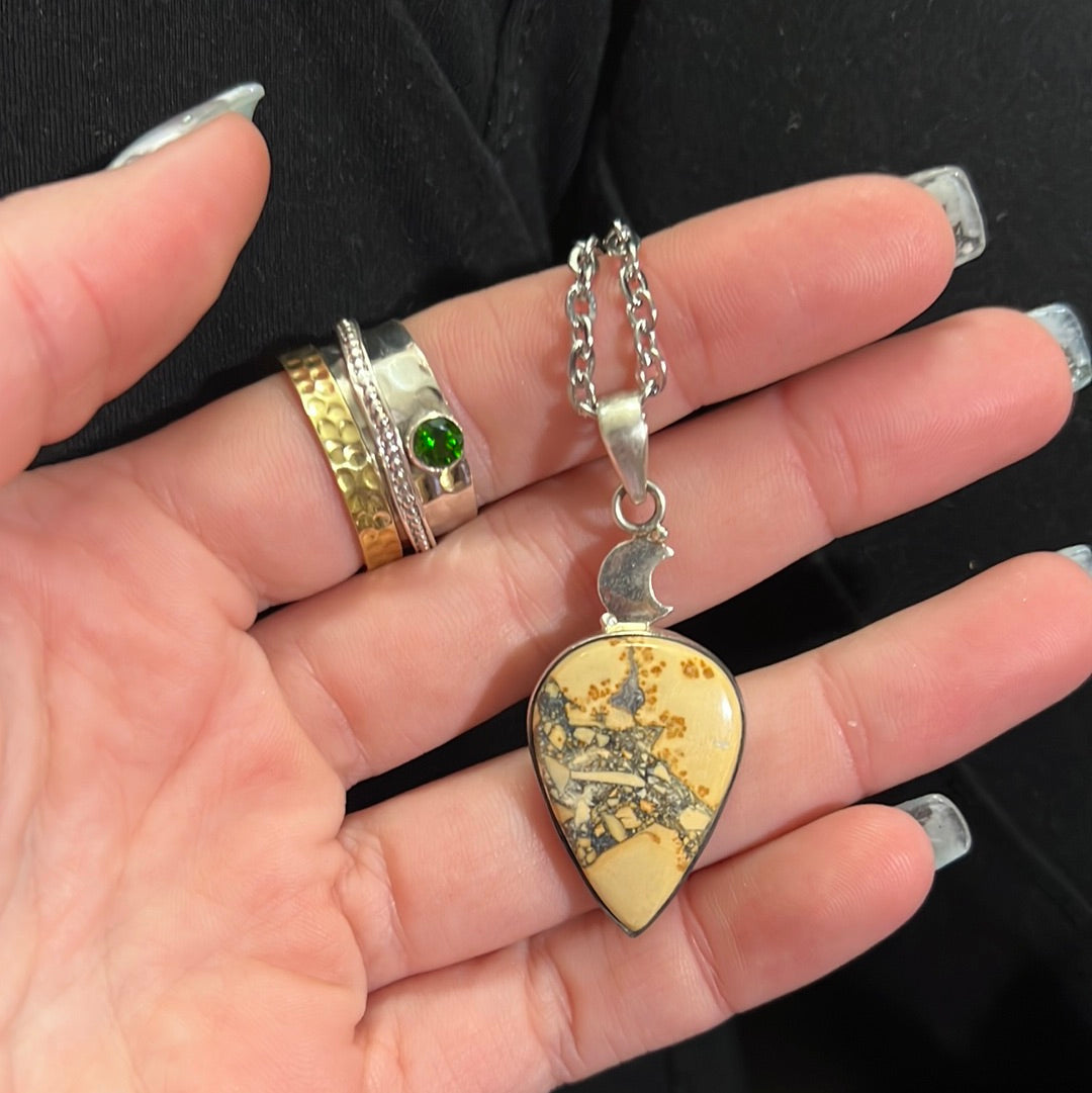 Reserved dark sphinx 18in