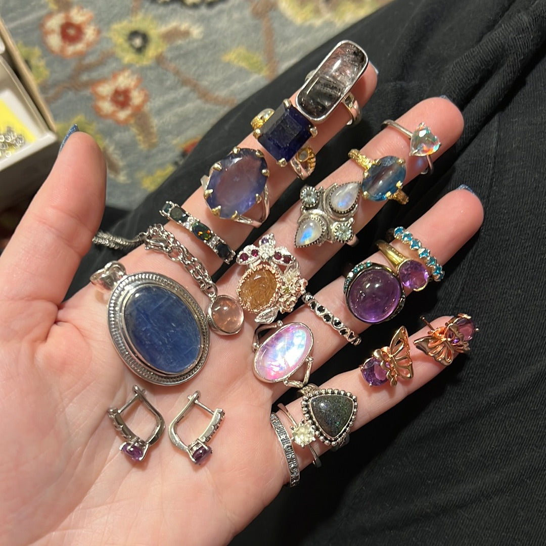 Reserved photo by itzel