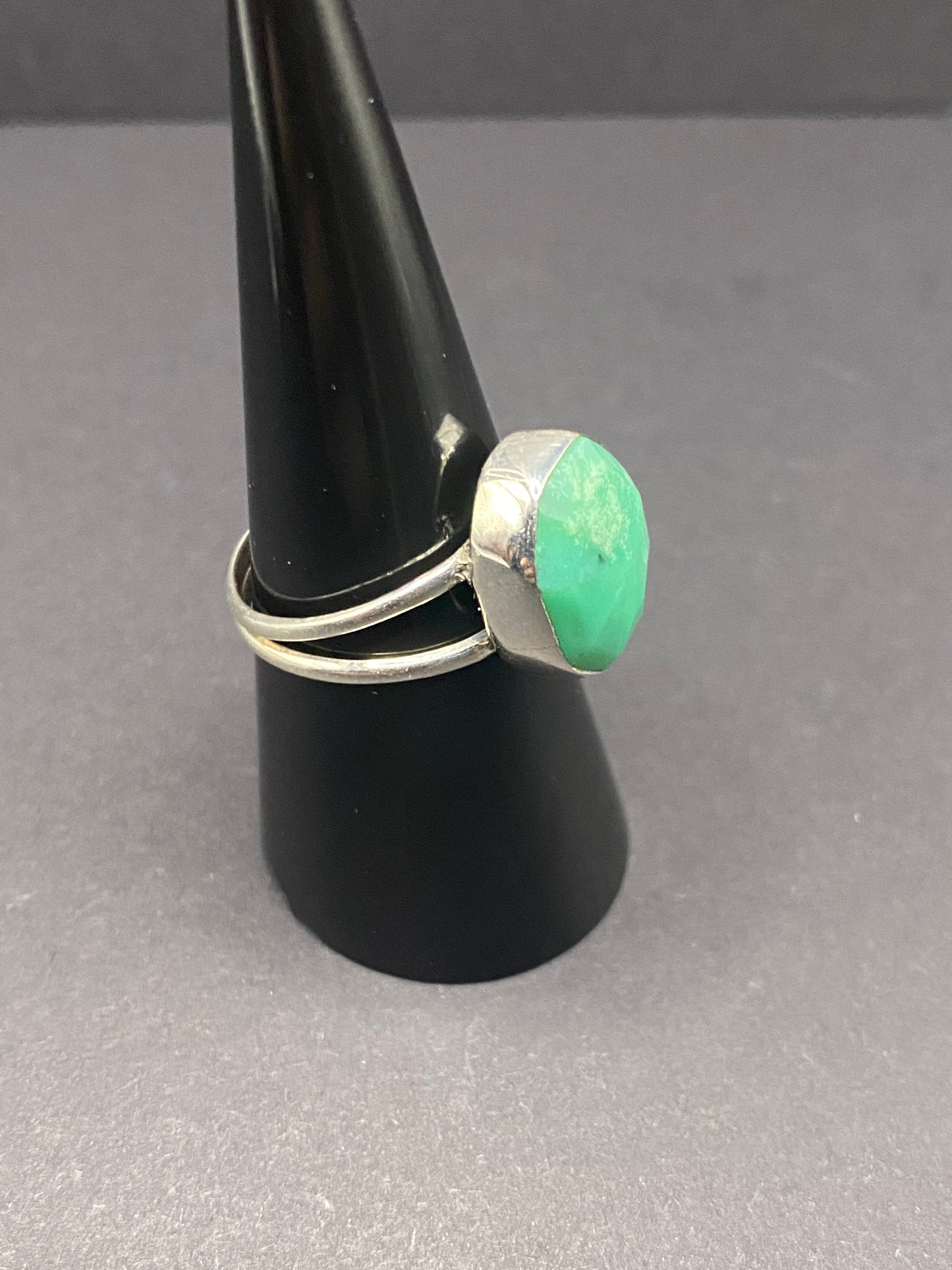 Chrysoprase Size 7.75 Sterling Silver