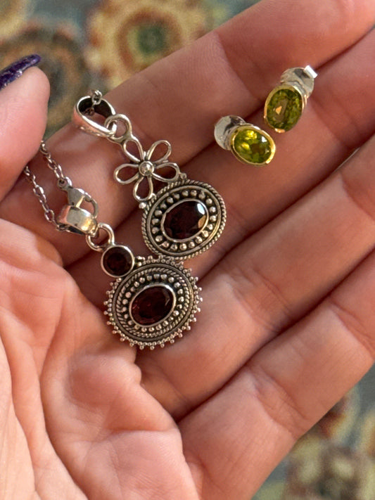 Reserved beauty hollow