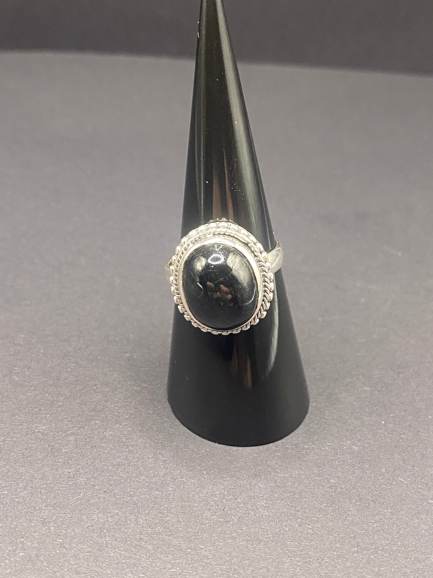 Size 7.75 black star diopside sterling silver