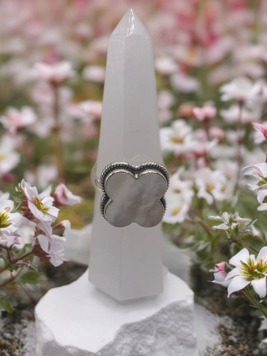 Size 10 Mother of pearl sterling silver