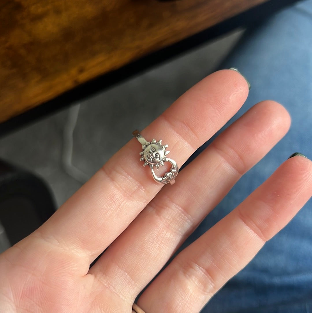 Reserved dame muppet