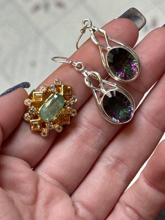 Reserved calleya crystals