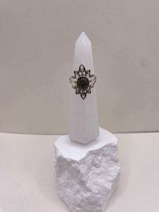 Size 6.75 Labradorite sterling silver