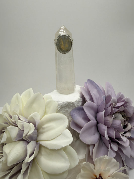 Moonstone size 7 sterling silver
