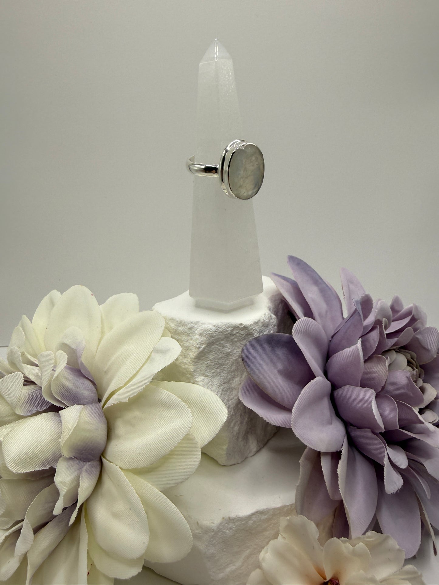 Moonstone size 8 sterling silver