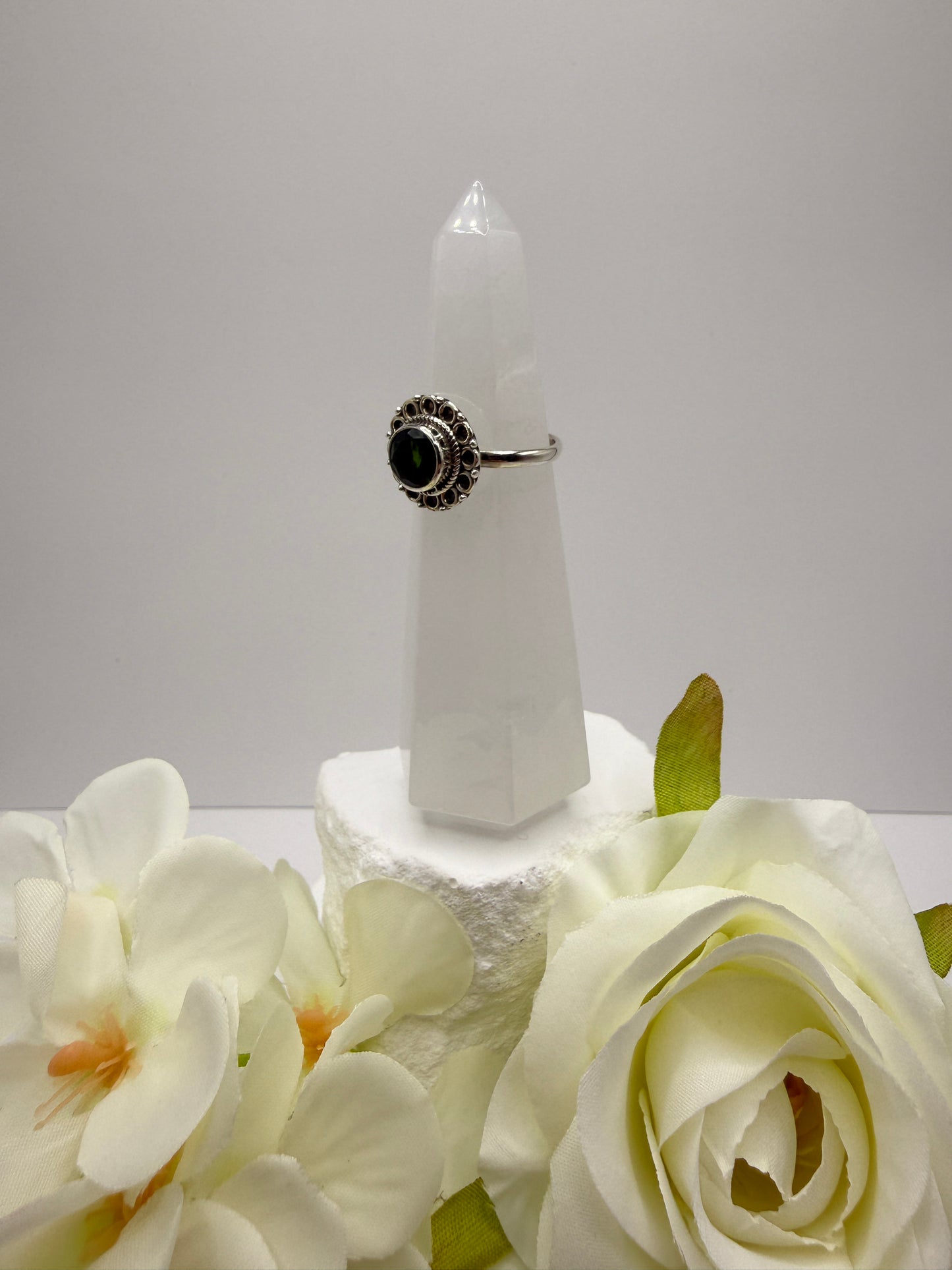 Green Diopside size 7 sterling silveri